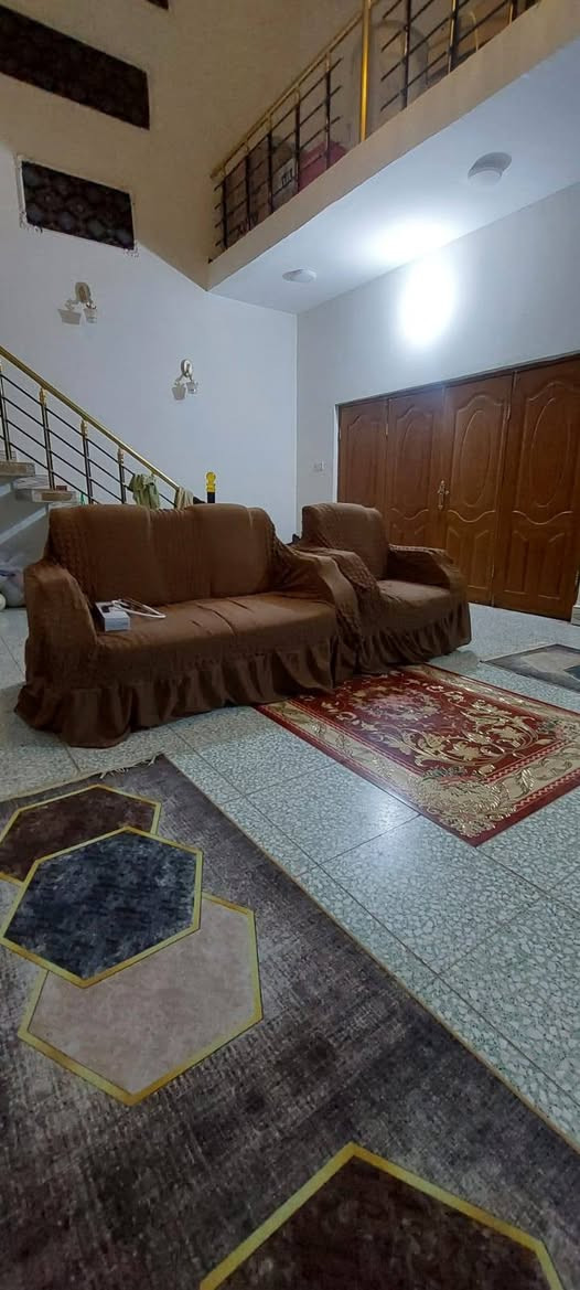 غرفة خشاب تركي ٦ بيبان جديده جديده جديده ما مستعمله السعر ٧٥٠ الف ١٠ قطع   وتخم ١٠ مقاعد ١٥٠ الف وكنتور سوكي ٣ بيبان ٤٠ الف  وسنك مع الملحق متر ونص ٢٠٠ الف جديد جديد  كرسي العنكبوت السعر ٦٥ هاتف *********** في منطق زين القوس
