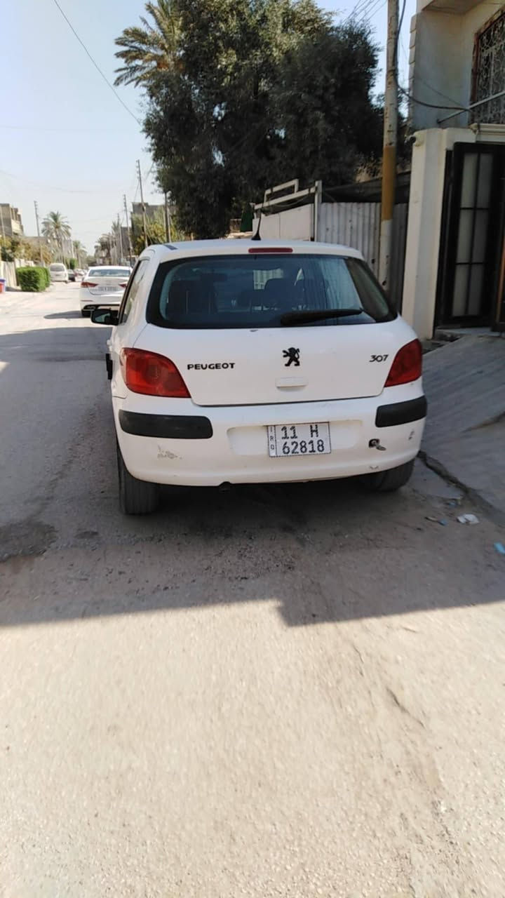 السلام عليكم بيع سريع عمي بيجو 307محور كير محرك كيجات كلها كورلا موديل 2006 محوره تحوير مضبوط يعني سياره اعتماديه انسه توكفك بشارع 
محرك وكير ومنضومه ماء جدد صارلهن اربع اشهر بيها كم قطعه صبغ السياره رقم انكليزي بغداد التبريد نقص صونده فقط مكاني بغداد الدوره السعر 45بيها مجال كلش قليل 
***********
