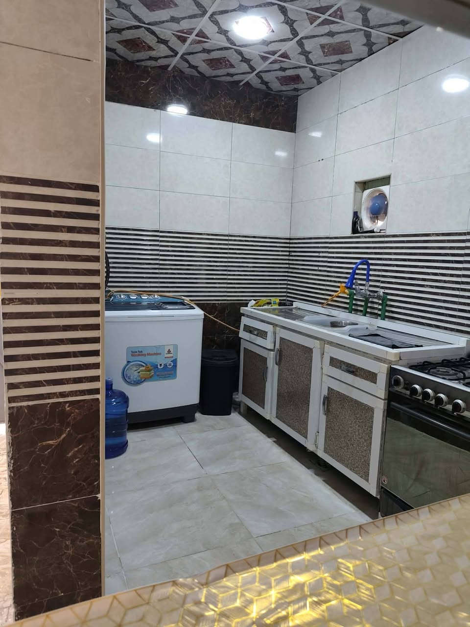 سلام عليكم بيت مساحة 200 متر 10*20 حي الامين بشارع السادة الفؤاديين كافة الخدمات ماء ومجاري وكهرباء وتبليط سعره 40 وبيه مجال 
علما تأسيس ماء ومجاري وكهرباء كله جديد وبناء مجمع صحيات جديد 

لاستفسار اتصال عل رقم   ***********                  وتساب***********
