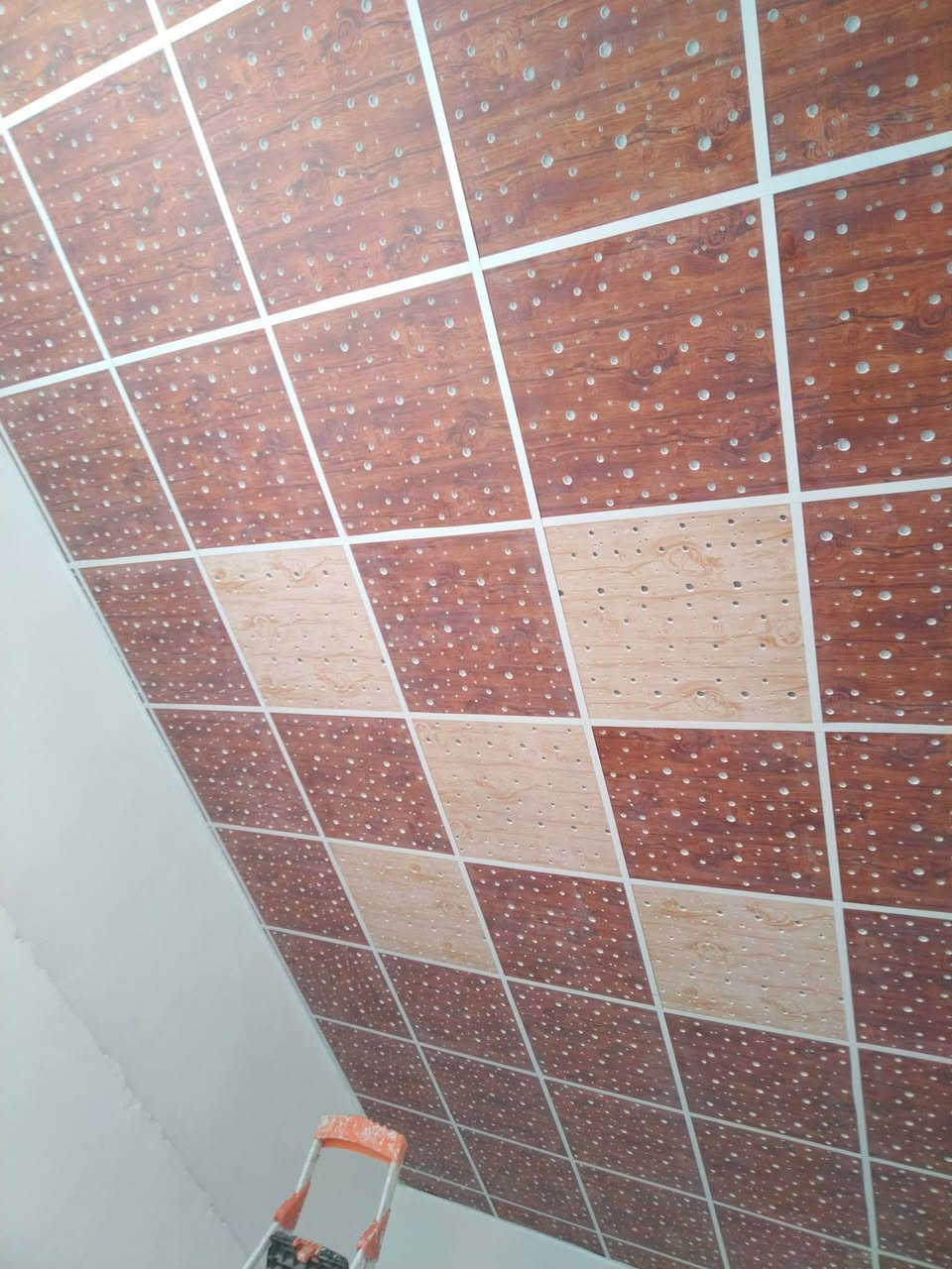 عمل ديكورات وسقوف ثانويه ابسعار مناسبه التواصل ***********
