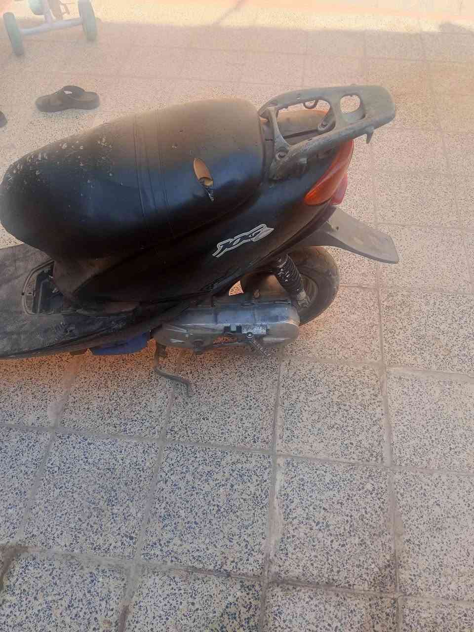السلام عليكم دراجه عصفوريه دراجه خير من الله مكينه كلش نضيفه ربع هندر دراجه كلش نضيفه السعر 250وبيه مجال حك الجيه العنوان بغداد الشعب ***********
