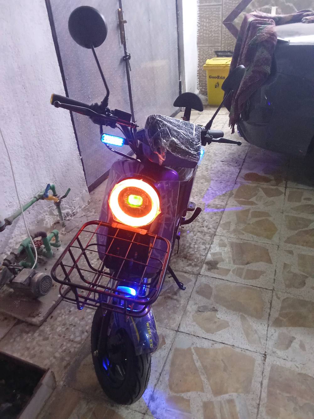 دراجه ار9 نضيفه مستعجل عله بيعته السعر 500وبيه مجال بسيط وهذه رقمي ***********