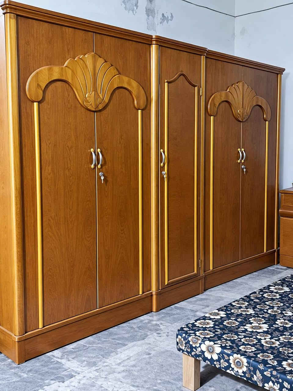 غرفه اخشاب السعر 650 الف العنوان البدير
*********** سيد ستار القزويني
*********** سيدكرار القزويني
