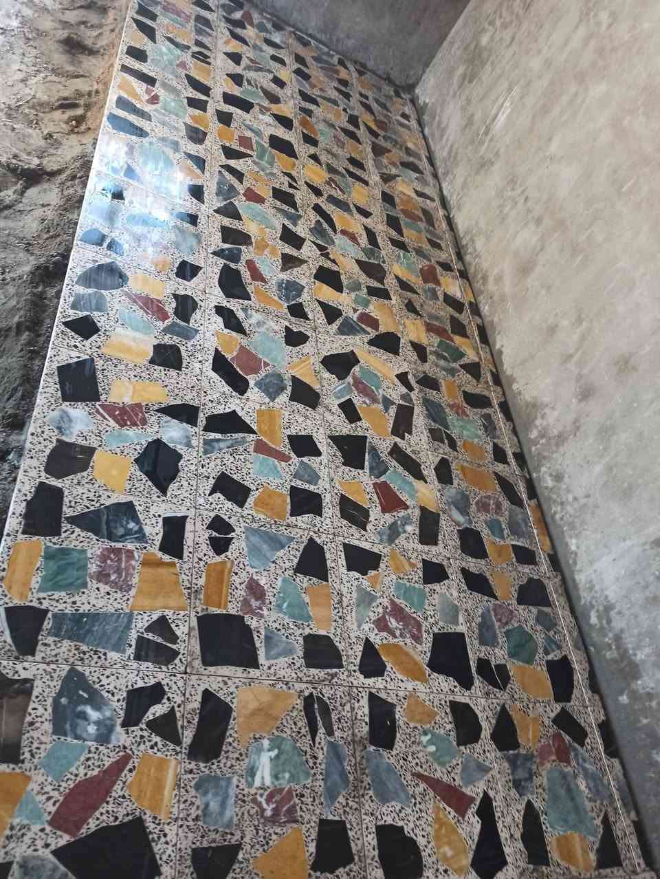 السلام عليكم خلفة تطبيك ارضيات كاشي بورسلين مرمر شغل على اليزر + لبخ جراره سقل التزام بل عمل للتواصل المراسله على الواتساب *********** مكاني بغداد مدينة الصدر عملي فقط مدينة الصدر و المناطق القريبه على المدينه الله يرزق الجميع
