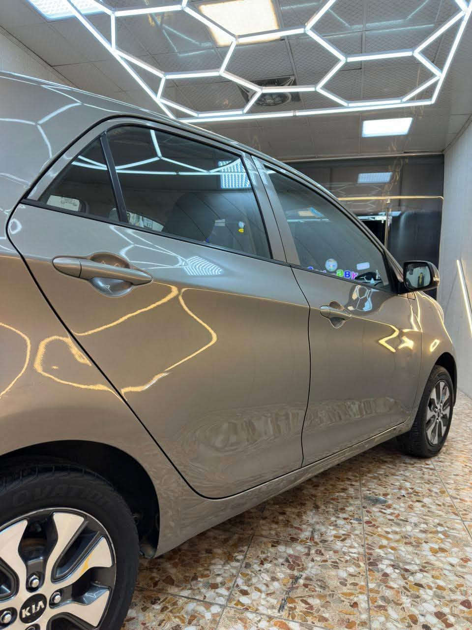 بيكانتو موديل ١٦ خليجي اربع سلندر بس باب خلفي صبغ تبريد حداديه مكيانيك كله جديد وجاهز ماشيه ٧٢ رقم بغداد بسمنه حلوه وجاهزه مكان السياره بغداد السيديه شارع العلوه الاتصال *********** السعر ٨٥
