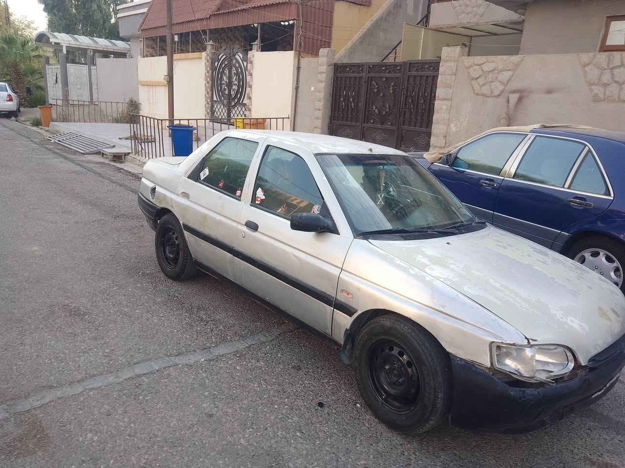سلام عليكم فورد للبيع سنوية كارتوني كير محرك ابشرط موديل 1996 سعر 9 وبيها مجال رقم موبايل ***********
