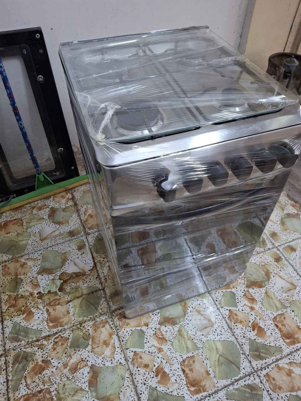 البيع طباخ ٤ عيون ١٢٥ الف العنوان بغداد طارميه اكو توصيل داخل بغداد ***********# واتساب
