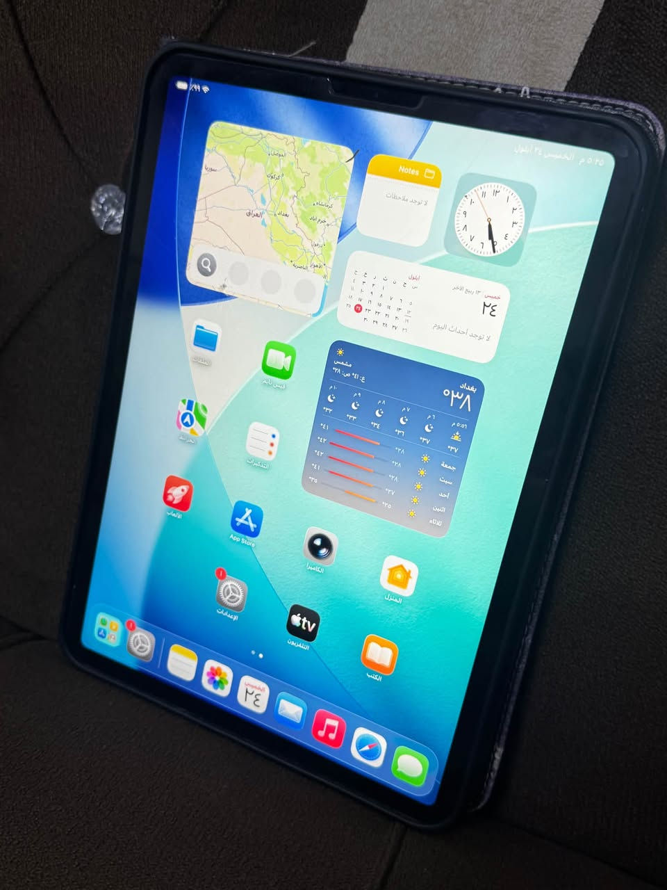 ايباد 11 برو للبيع 
جهاز حيل نضيف هذا اكسر بل لزكه 
ذاكره256
بوبجي 120 
شحن تايبسي 
بي سيم كارت 
جهاز كامل ونضيف مال دراسه 
السعر 425 قفل
رقم ***********

نص مكتوب في الصور:
- ٥:٢٥ م الخميس ٢٤ أيلول
- التطبيقات Q
- مساحة تخزين iPad
- المستخدم: ١٨,١٢ غ.ب. من ٢٥٦ غ.ب.
- iPad
- ٢٣٧,٨٨ غ.ب.
- التطبيقات iPadOS بيانات النظام
- الحجم <
- البودكاست
- ١٣٤,٢ م.ب. <
- الموسيقى
- ١٠٧,١ م.ب. <
- المساحة الحرة
- ٨٥,٩ م.ب. <
- تحديد الموقع
- ٨٤,٩ م.ب. <
- الخرائط
- ٧٧,٢ م.ب. <
- الكتب
- ٧٦,٧ م.ب. <
- اليوميات
- ٤٤,٦ م.ب. <
- المنزل
- ٤٠,٣ م.ب. <
- الملاحظات
- ٣٨,١ م.ب. <
- صحي
- ٣٤,٧ م.ب. <
- الطقس
- ٢٩,٩ م.ب. <
- البريد
- ٢٢,٨ م.ب. <
- الصور
- ١٩ م.ب. <
- App Store
- ١٧,٦ م.ب. <
- التذكيرات
- ١٧,٣ م.ب. <
- المعاينة
- ١٥,٦ م.ب. <
- ألمح Q
- إظهار عند التخطيط للخلف
- تسهيلات الاستخدام <- الترجمة
- والشرح المكتوب
- عام
- Close Tabs
- التطبيقات <- سفاري