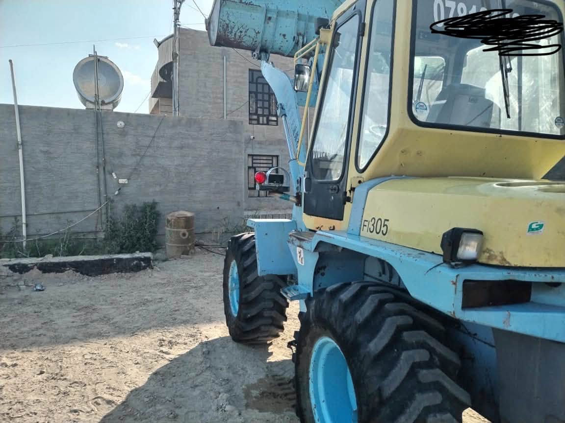البيع موديل 2002 جاهز مكانه رمادي السعر 225 ورقه 
***********
