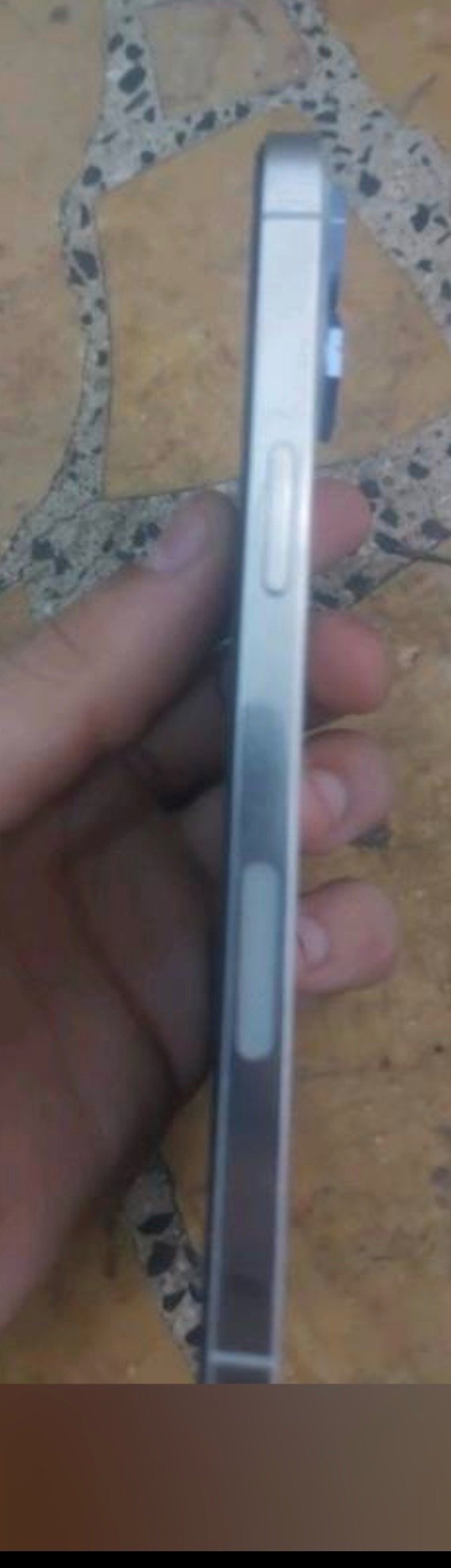 سلام عليكم اخوان 12برو ماكس ذاكره 512جهاز يخبل مستبدل شاشه وبطاريه 100  بس شنو اصليات البطاريه ماتصرف وسريعه بل شحن ويا كفر ولزكات مال كامره سعر400وبي مجال وبلخدمه