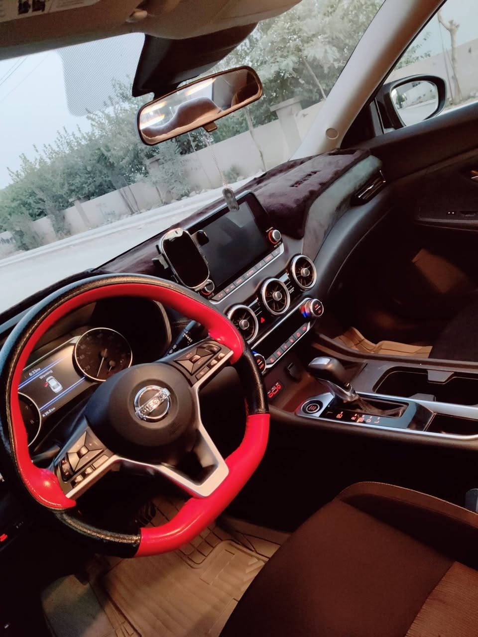 نیسان سێنترا 2020
مواسفات SV
کامل بۆیاغ پشت و پێش کەپس
ئێرباگی داژبول و سوکانی نەتەقیوە
سەیارەیەکی زۆر ڕێک و جوانە
بە کامل بۆیاغ ناچێ
چوار تایە و ویل لۆک توندوتۆڵە چرکەی تێدانیە
 گێڕ و مکینەی بەشەرتە
نەکراوەتەوە
ڕۆنی مەکینە و هایدرۆلیکی تازە گۆڕاوە 
‌‌‌٩٧هەزار کیلۆمەتر ڕۆشتوە
***********
