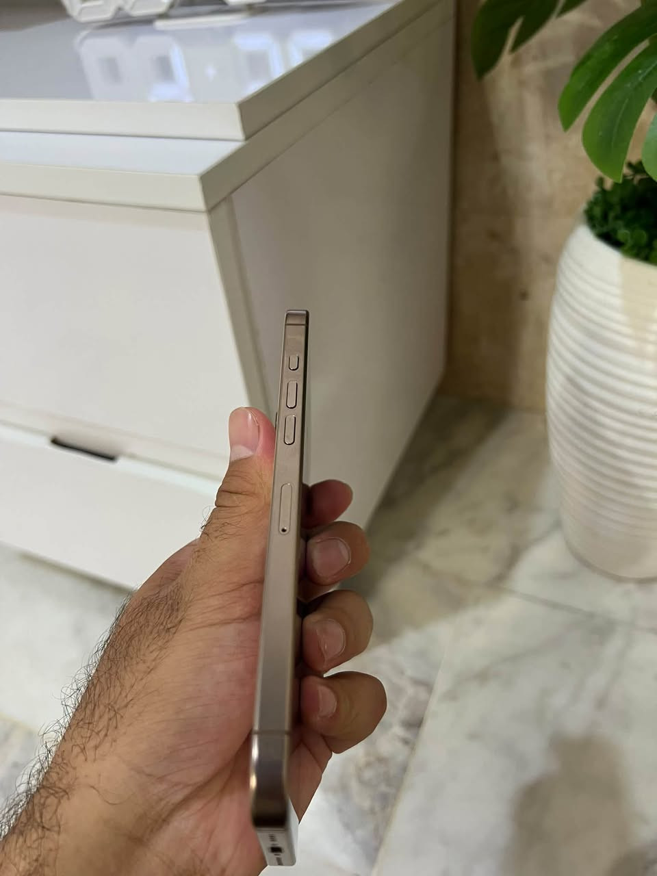 آيفون ١٦ برو ماكس • ٢٥٦ غ.ب. • بطارية ١٠٠%