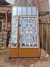 باب نضيف وكامل العرض 140cm ورتفاعه 285cm مكاني  بغداد مدينه الصدر سعر ...