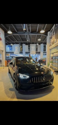 Mercedes-Benz C300 4MATIC 2025 وارد امريكي ماشيه 9 الاف ميل فقط حادثها...
