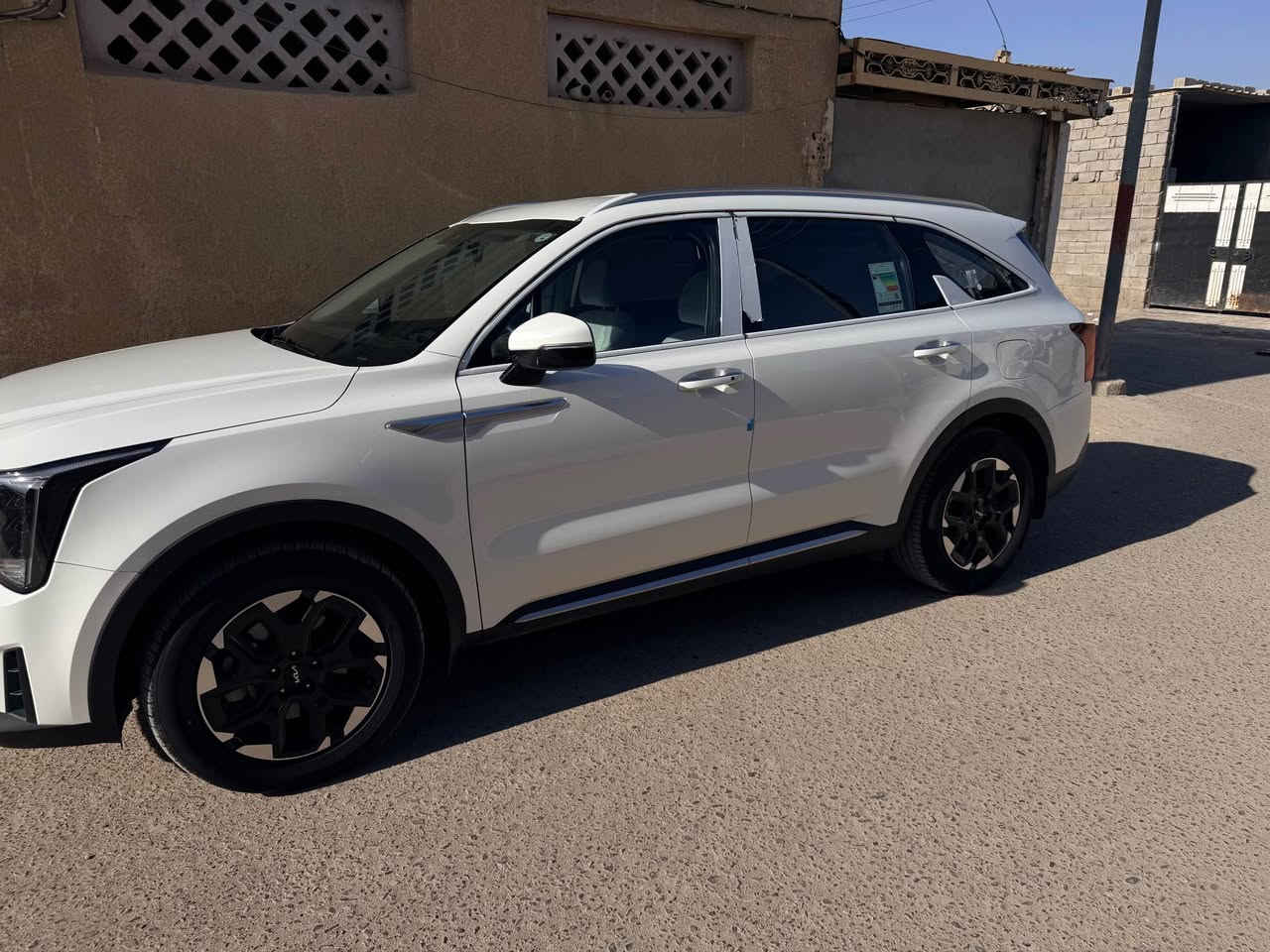 سورنتو 2025
4 سلندر
مكفوله كفاله عامه بيها بارد باب الصندوق كلش بسيط
57 الف كيلو ماشيه 
بصمه+ بصمة ابواب
تشغيل عن بعد .كشن كهرباء
كير ماوس .بريك بصمه
اوتو هولد .وضعيات قياده
عداد ديجتال شحن لاسلكي.شفتات ستيرن
7 راكب. 3 قطع تبريد 
كشنات اماميه كهرباء
بردات ابواب خلفيه
باقي المواصفات معروفه
***********
ابي الخصيب البصرة, العراق
