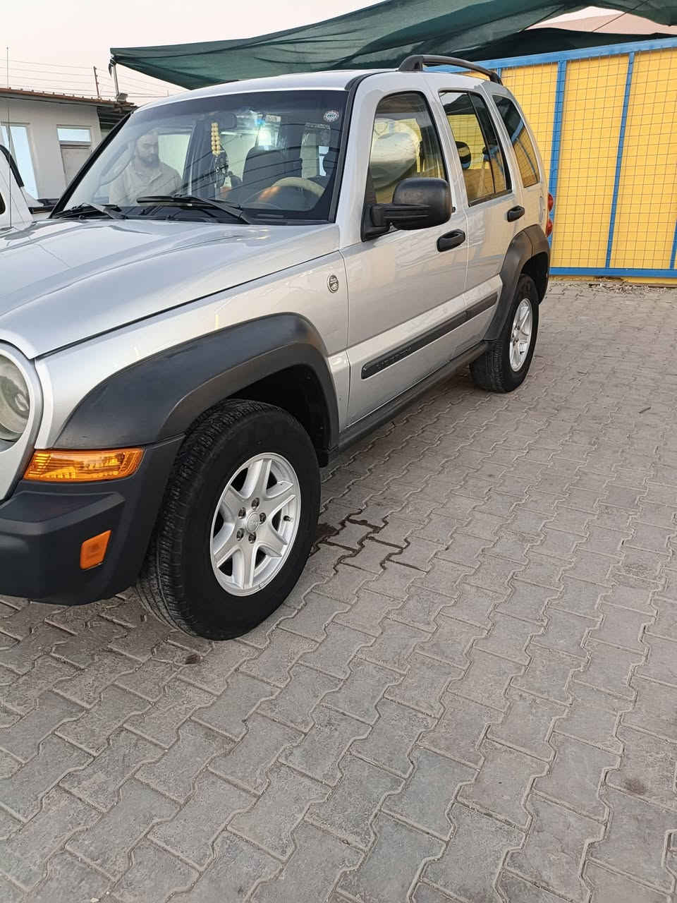 جيب ليبرتي موديل 2007 رقم سنويا وهزه كل جديده لحد 2031 باسمي سيارة صبغ بلادي فقط بس البونيد كير ومحرك واكسل وتبريد ديل اكسل  شرط السياره على وضع شركه سعرها 92 وبيها مجال مكاني كركوك للاستفسار هذا رقمي ***********
