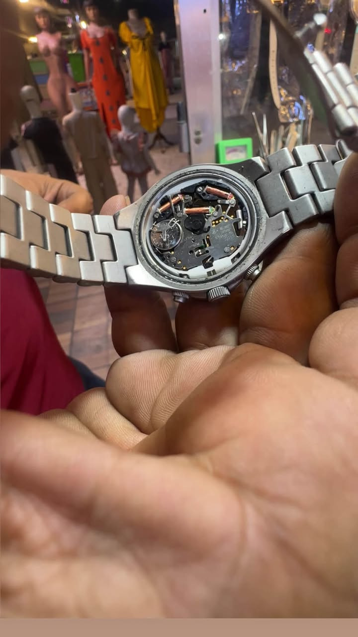 السلام عليكم
نوادر ال guess فول titanium 
ستوب واتش الرنك دوار منفذ يومي
قطرها 40mm
نظافتها 95 بالمية 
السعر 100 الف 

بغداد الغدير ***********
