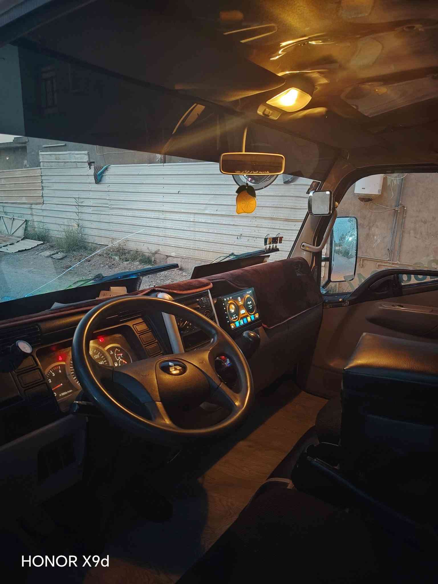 بسم الله الرحمن الرحيم
للبيع ميتسوبيشي كانتر فوسو (Mitsubishi Fuso) موديل 2020، نظيفة جداً وجاهزة للشغل فوراً بدون أي مصاريف.
​🔹 المواصفات والتفاصيل:
• الموديل: 2020
 مكفولة كفالة عامة (شاصي، محرك، كير، صبغ) – ما عدا طخة بسيطة بباب السكن ع كد شبر ومصلحة (بشرط الفحص أينما تحب)
• تخم تاير جديد ياباني أصلي (برجستون / Bridgestone)
•  ويل كب كروم طخم
• تبريد ثلج شغال 100%
• الرقم: بغداد حرف إنجليزي
•  جاهزة للعمل المباشر بدون أي نقص
• ملاحظة: الكاسحة مو ويا السيارة (تعود لصديق وتتنزل قبل البيع)
​📍 المكان: بغداد – الطارمية
💵 السعر: 240 ورقة (وبيه مجال بسيط للطيبين)
​📞 للتواصل والاستفسار:
• رقم الهاتف / واتساب: ***********

نص مكتوب في الصور:
- HONOR X9d