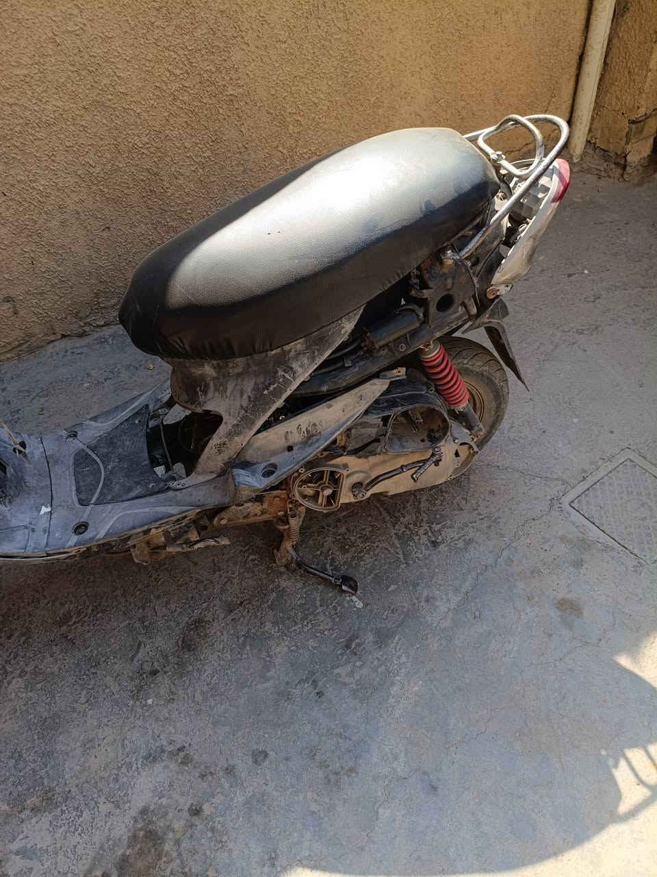 ماكس رياضي شغاله هندر واحد عوزه كفرات ٢٢٥ وبيه مجال مكان حي النصر ***********
