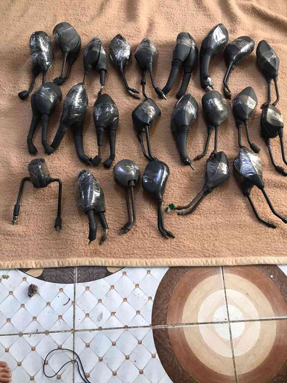 السلام عليكم مري مال رمبه حاويه كلهن اصليات مال سكنس وبريز وماكس ومال هواي دراجات العدد ٢٣ زوج 
السعر الزوج على ٦ الاف ابيع شلع ايفيدن واحد على باب الله ينباع الزوج مفرد على ١٥ وعلى ١٠ والله يرزق الجميع العنوان بغداد الزعفرانيه 

‭***********‬
