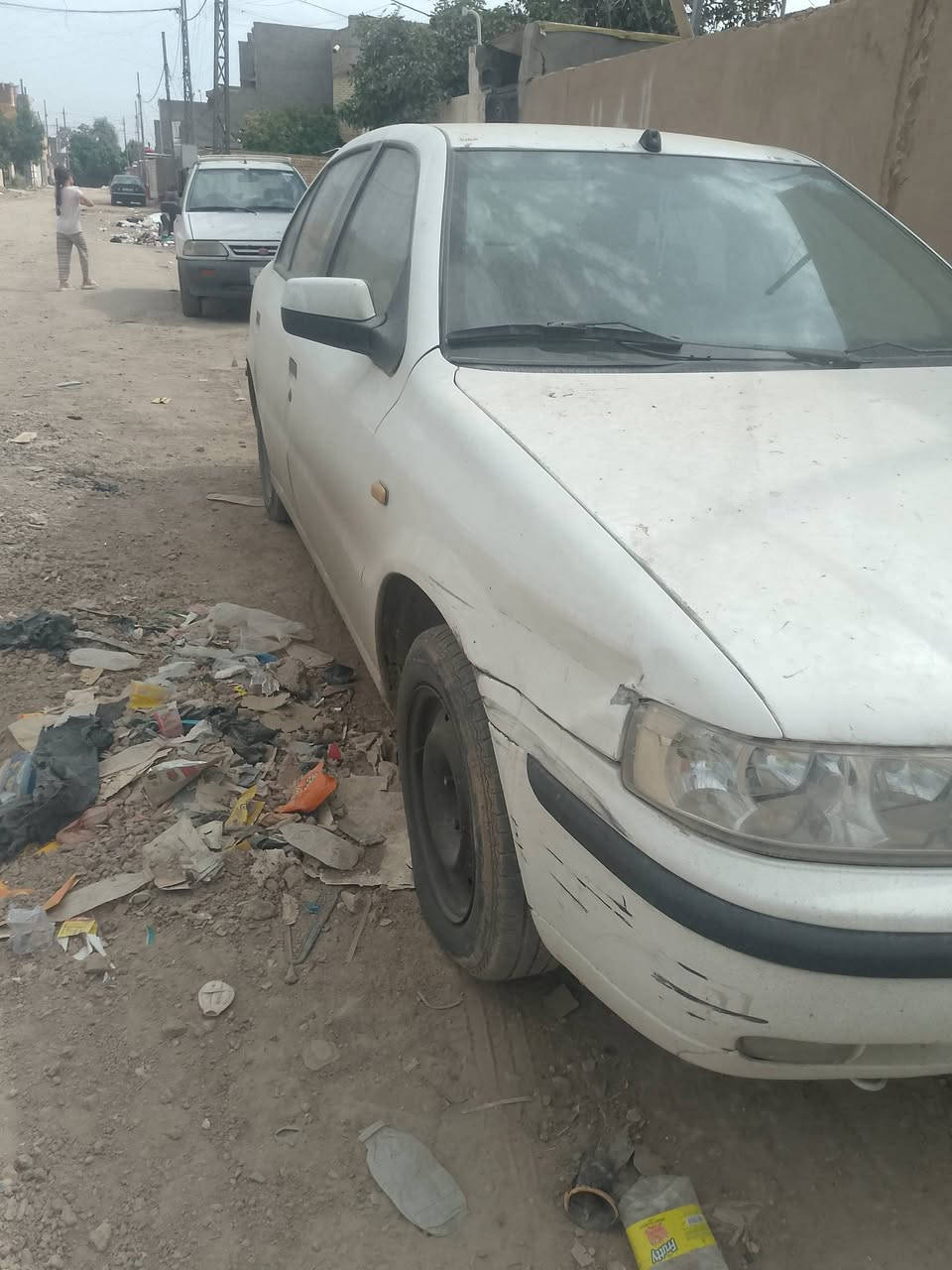 سمند ٢٠١١ خصوصي للبيع بيها صبغ بدون ضربه السيارة طافية  سلفه مفلش متروكة للبيع ٢٥ ورقه حلوة سياره بيها طخه موضحه ملكطه خياسات ابيع كوم حديد هالموجود تأخذها بكرين تجي تعرف شغلها ماعرف صدر جديد امامي خلفي مشط جديد تخم بوربرنات بريك جديد بس شغلها جاهز الباقي تبريد ثلج حماوة مابيها مكان سيارة ابو غريب زيتون رقم تواصل ***********
