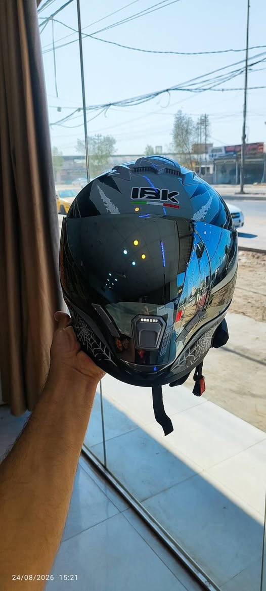 خوذة IBK • XL • مستعملة خفيفة