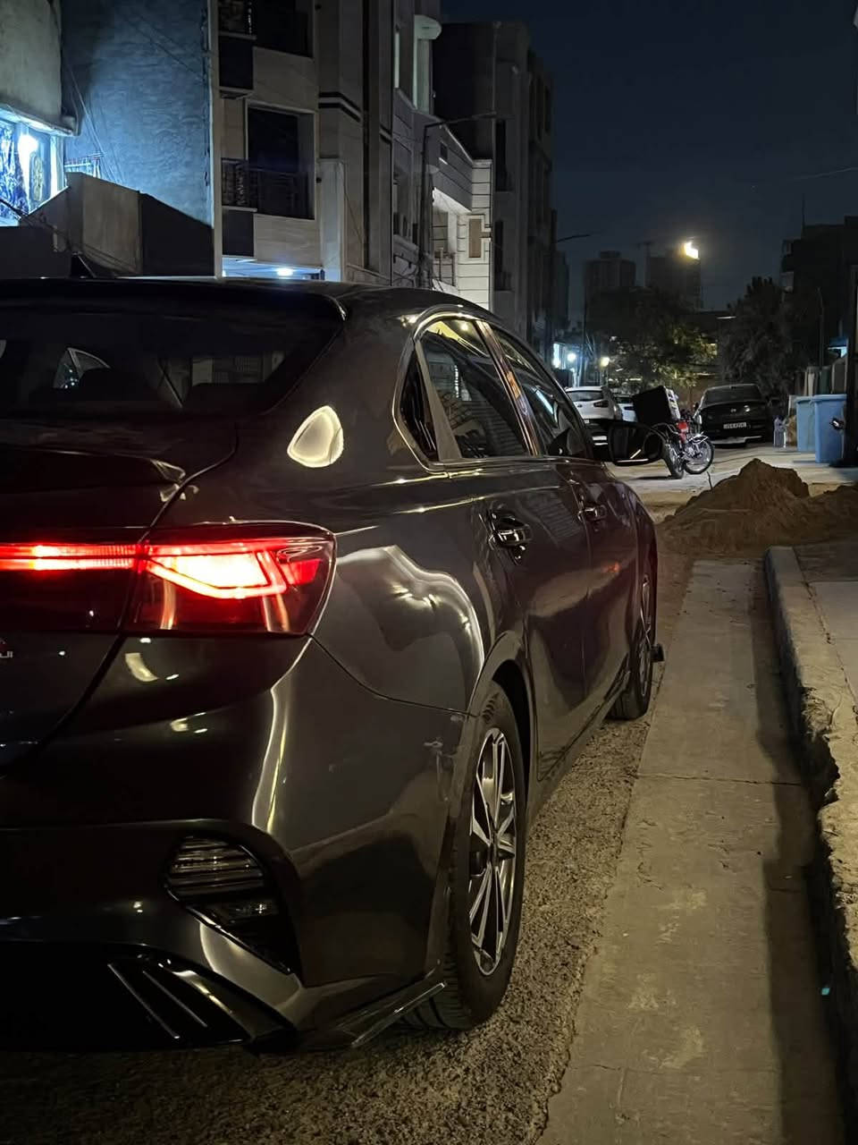 سلام عليكم للبيع فقط 119 ورقة
كيا فورتي موديل 2022

مبدل كير خليجي at موصفات f2 بي ضمان سنه كاملة

السياره بيها 4 قطع جاملغ امامي 2 بنيد وباب السايق

بدون لغد بدون شاصي بدون دواخل ضربه سطحية مو قوية 

ايرباك ستيرن + بردة احجيلكم عن التزويدات الي بيها لحية

مري سبايدر بوب يد ميتاليك مثلثات خلفي زعنف خلفي سبايدر خلفي التزويد كلفني 500 دولار

سستم صوت ميرديان و بوس وامبي فاير ب 750 دولار

دوشمة جديده احجيلكم مواصفات السياره رادار امامي خلفي جانبي كامره شاشة كبير شحن واير ليس تدفئه بلكشن + ستيرن نضام نقطه عمياء مثبت سرعه حبايب قلبي لا اكللكم ولا تكلولي السياره فول من عدى البصمة ولفتحة من الاخير متعوب ومصروف علسياره مكاني بغداد المنصور قفل 119 ورقه

السياره ماشيه 81 الف كيلو وليس ميل ملاحضة بارد جنطه + باب السكن ***********
