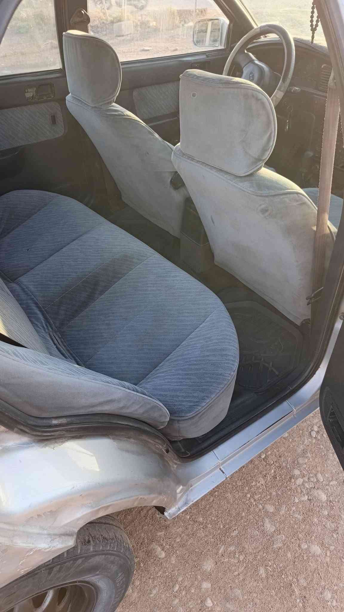 النترا موديل 93 سنويه لغايه 2031
رقم ديالى انكليزي 
محرك وكير خير من الله 
تبريد منضومه كامله نقص غاز فقط 
كهربائيات كلها شغاله اناره صندوق داخل كلها بلاديه مال شركه
فرممات بلاديه 
ويل عادي حجم 13مال الشركه 
سياره بلاديه ما مصبوغه تجي وتشوف بعينك كلها بلاديه مال جناي 
السعر 27 وبيها مجال 
المكان ديالى 
***********
***********
مكلف بالنشر

