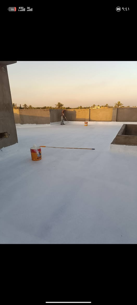 🏠✨ حماية سطحك تبدأ من الاختيار الصحيح
تم تنفيذ أعمال معالجة وحماية السطح باستخدام Jotun Roof Card، وهي مادة مخصصة لحماية الأسطح وتعطي طبقة متماسكة ومقاومة للعوامل الجوية.
🔹 شنو راح تستفاد من Roof Card؟
✅ تساعد على تقليل تأثير حرارة الشمس على السطح
✅ تعكس جزءاً من الحرارة وتساهم في تحسين الراحة الحرارية داخل المنزل
✅ مقاومة جيدة للأشعة فوق البنفسجية UV
✅ تساعد على حماية السطح من العوامل الجوية
✅ تقلل من التصاق الأوساخ وتحافظ على مظهر السطح
✅ مقاومة لنمو الطحالب والفطريات
✅ مناسبة للأسطح الخرسانية والأسطح الإسمنتية وغيرها من الأسطح الموصى بها
🌤️ ليش سطحك راح يتميز؟
لأن الموضوع مو مجرد صبغ سطح، وإنما تنفيذ طبقة حماية مدروسة تساعد على إطالة عمر السطح وتحسين مظهره وتقليل تأثير الظروف الجوية القاسية.
🛠️ والأهم من المادة… طريقة التنفيذ!
نحرص على:
1️⃣ تنظيف وتجهيز السطح
2️⃣ معالجة العيوب والتشققات حسب حالتها
3️⃣ تجهيز السطح قبل التطبيق
4️⃣ تطبيق المادة بالطريقة الصحيحة
5️⃣ التأكد من تغطية السطح بشكل متجانس ونظيف
🎨 Roof Card من Jotun — حماية + مظهر أفضل + راحة أكثر
📍 تنفيذ أعمال عازل الأسطح والواجهات والدواخل  والديكورات
👷‍♂️  الفن الهندسي بإدارة المهندس عبدالله  الجبوري
📞 ***********
#Jotun #RoofCard #جوتن #روف_كارد #عزل_السطوح #حماية_السطح #صبغ_سطوح #دهان_سطوح #واجهات #صباغ_عراقي #صباغ_كربلاء #كربلاء #العراق #تشطيبات #ديكورات #اعمال_صبغ
