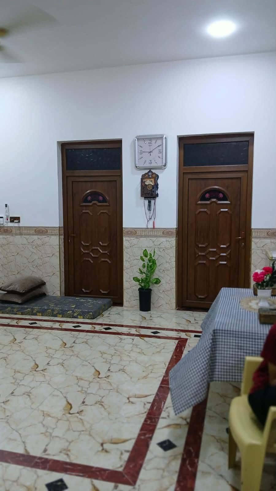 🏠 دار طابو صرف للبيع – الرمادي 
📐 المساحة: 200 متر
📏 الواجهة: 10 متر × نزال 20 متر
📍 الموقع: الرمادي، تبعد حوالي 5 كيلو، شارع 10 وقريبة من شارع 100
🏗️ البناء: فول درجة أولى، بناء سنة 2024
📜 السند: سند طابو
💧 الخدمات: صرف خدمي
📍 قرب: أركان طرموز

🛋️ الدار تُباع مع الأثاث بالكامل وتشمل:

- 6 سبالت
- 3 سبالت طنّين ونصف
- 3 سبالت 3 طن
- برادات
- قنفات
- غرفة نوم صاج جديدة
- كاونترات جديدة
- الأثاث بالكامل
- بيت فول وبمواصفات ممتازة

💰 السعر: 185 مليون قابل للتفاوض البسيط

📞 للاستفسار اكثر مراسله الصفحة او والتواصل مع صاحب الدار مباشرة 👇 
***********
