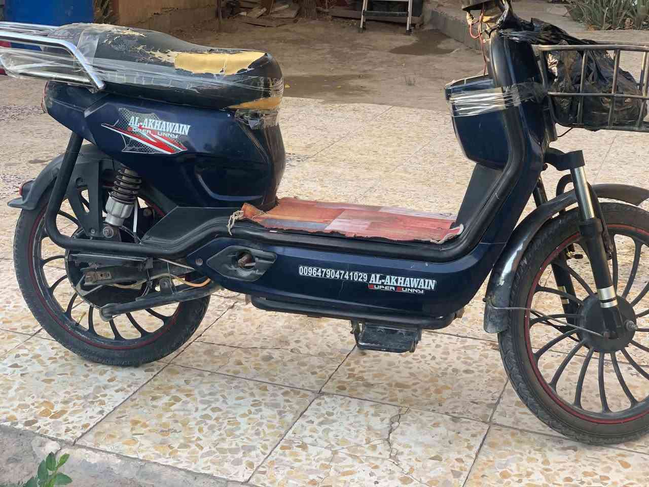 سلام عليكم دراجة شحن للبيع نضيفه بطاريات عل فحص عشره ونص سعر 275ستفسار خاص او واتساب ويرهم مراوس حسب القناعه***********
