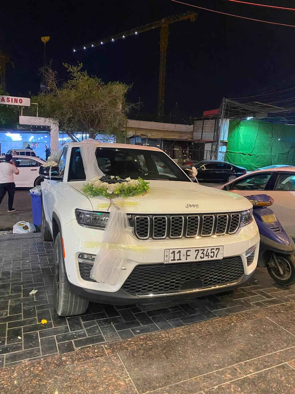 السلام عليكم 
جيب كراند شيروكي بلكن هايبرد 2024 
رقم بغداد شهداء وكاله عامه بالسياره 
حادث موضح بالصور 
السياره جاهزه من كل شي 
جاملغ وبنيد مبدلات وصبغ ربع جاملغ خلفي 
والشاصي اليمين بيه شويه تصليح 
صارت عليه فوك 320 
بيع مستعجل 260 وبيها مجال 
مكاني بغداد الغزاليه 

***********
***********
