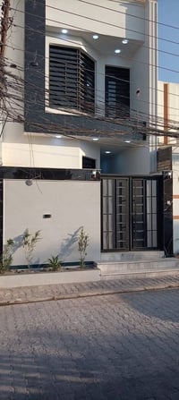 مشتمل ١٠٠م • طابق ونص • ميسان قطاع ١٥
