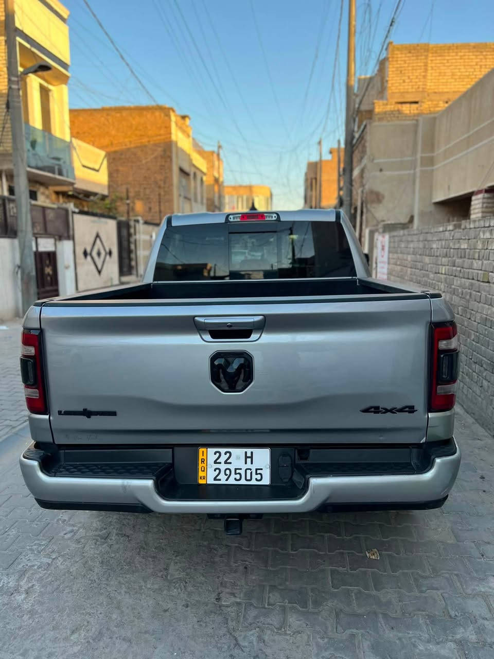 رام ستة سلندر موديل 22 ايتورك بك هورن لون ستار
باب طويل بدي قصير
الضرر موضح بالصور 
ماشية 82 الف كيلومتر
مكفوله من الكير والمحرك والصدر والايرباك
تريد وكاله او تحويل 
للاستفسار اكثر الاتصال ***********
