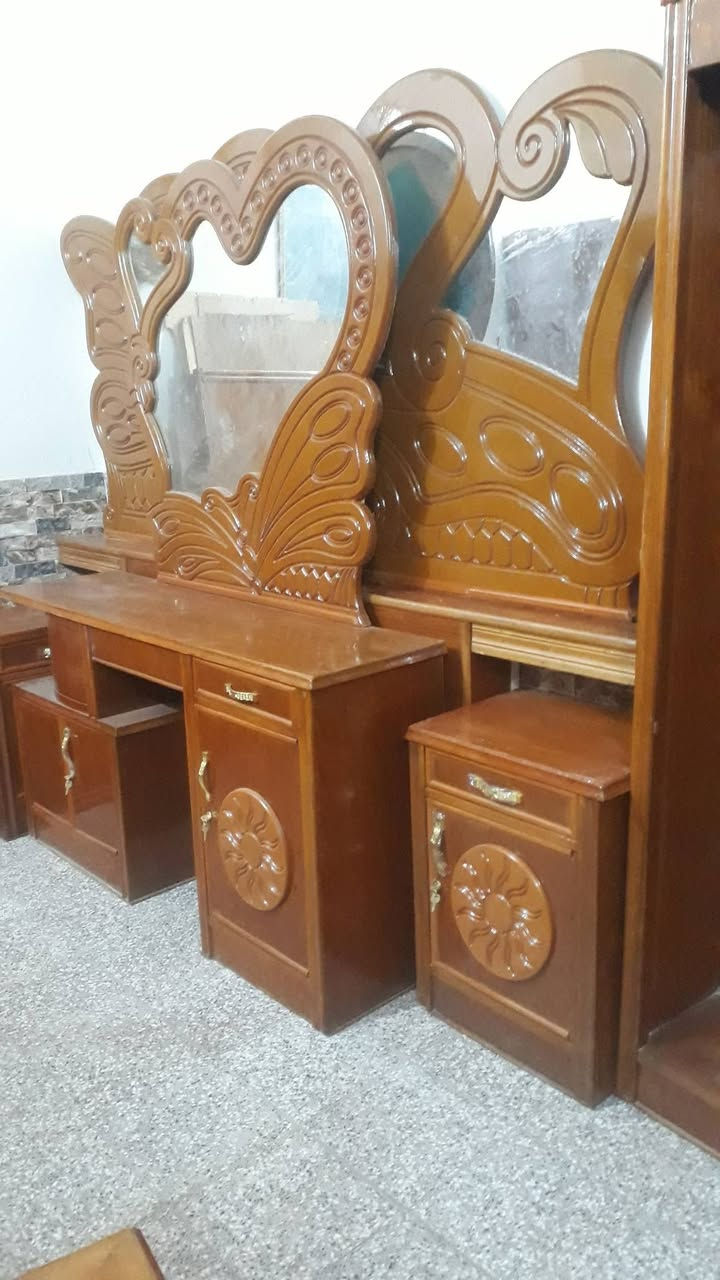 لا توجد تفاصيل

نص مكتوب في الصور:
- +964 783 088 0100 5 صور • أمس
- غرفه ام 6 بيبيان وكنتور ابو 4 بيبيان وكنتور ابو 5 بيبيان تسكام الحقيقه احله من الصور بسبب الكامره وبوفيه ام 4 بيبيان مكان نجف كوفه شارع المطار القديم رقم ***********