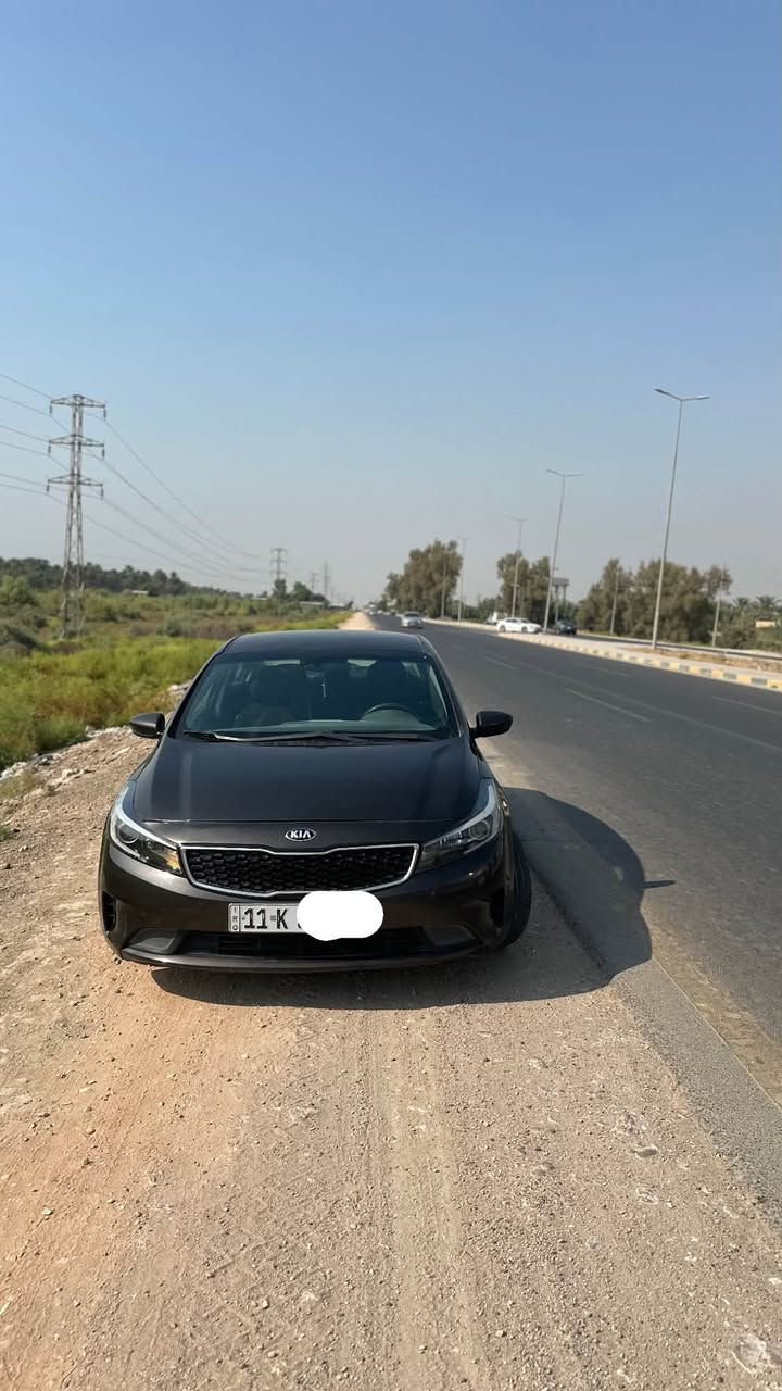 فورتي 2017 بغداد دولي 
صبغها بدون دواخل مثل ما موضح بالسونار بنيد وجاملغ ايمن حادث امريكا وجاملغ امامي خلفي ايسر بالعراق فقط رش 
مكينه كير جدد
تبريد ثلج
كهربائيات كلها شغالة بدون اي نقص 
تخم تاير نظيف 
فقط بوش خلفية نقص 
بابل سيطرة الاثار ‭***********‬
