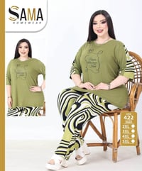 معنا تكتمل أناقتك سيدتي👗👜💄 قطعة مصنوعة  بدقة وتصميم  ولا غلطة🌙✨  خامة ...