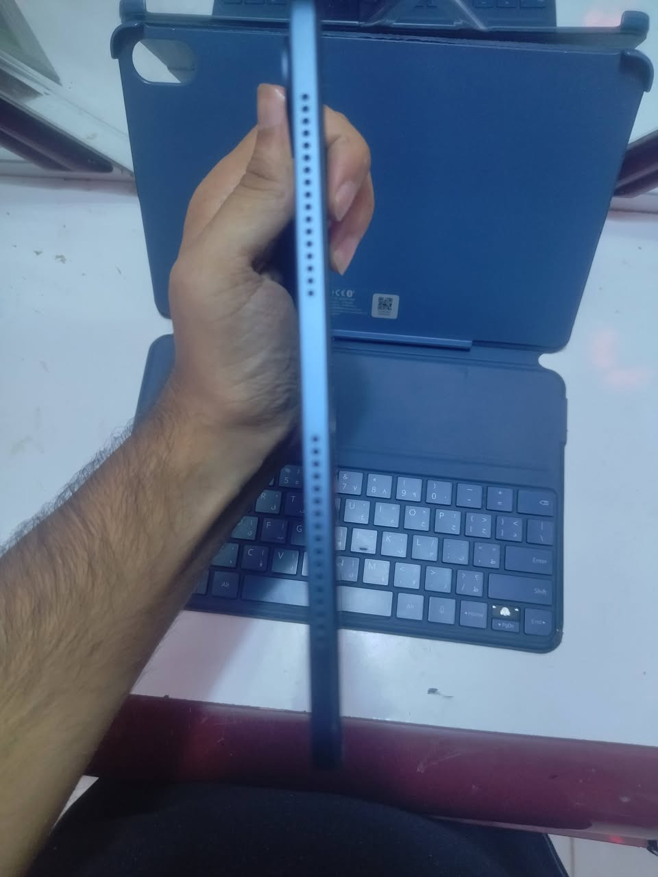 📱 للبيع HONOR Pad 8
✨ شاشة كبيرة 12 إنچ بدقة 2000×1200
⚙️ معالج Snapdragon 680
🧠 رام 6GB
💾 ذاكرة 128GB
🔊 8 سماعات ستيريو بصوت قوي وواضح 🔥
🔋 بطارية 7250mAh
⚡ شحن 22.5W
📸 خلفية 5MP + أمامية 5MP
🔌 USB Type-C
📶 Wi-Fi + Bluetooth
🤖 Android / Magic UI

الجهاز مناسب للدراسة، الأفلام، اليوتيوب، التصفح والاستخدام اليومي.

⚠️ ملاحظة: أكو شخط/شرخ خفيف بطرف الشاشة من الجهة اليمنى، مثل ما موضح بالصور. الجهاز شغال طبيعي 100%، ماكو أي مشكلة باللمس أو الشاشة، وما داخل تصليح أبداً.

📍 المكان: بغداد – الدورة
📞 للاستفسار واتساب فقط: ***********

💰 السعر: 250 ألف دينار .
