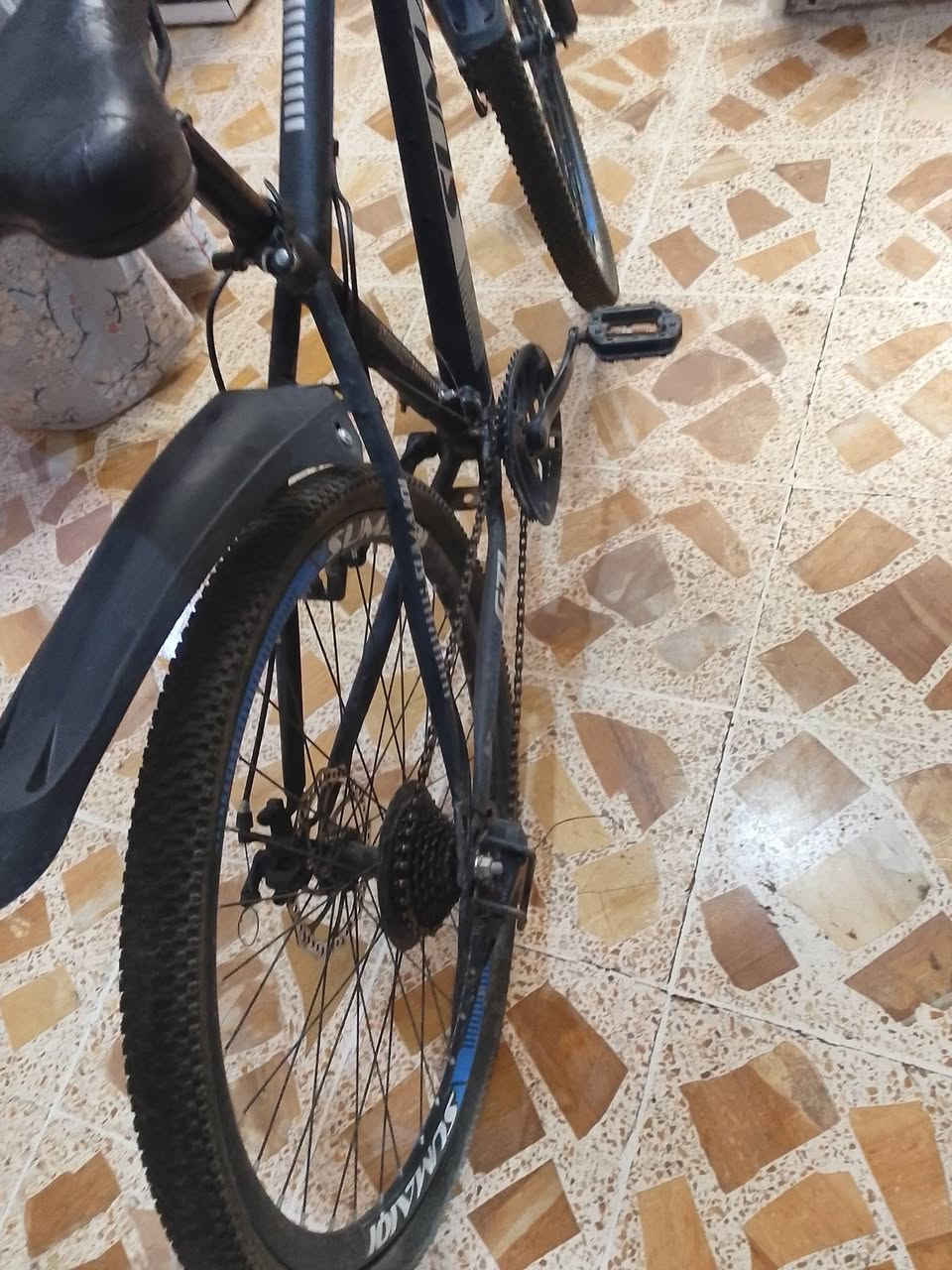 بايسكل • نظيف • داخل الموصل