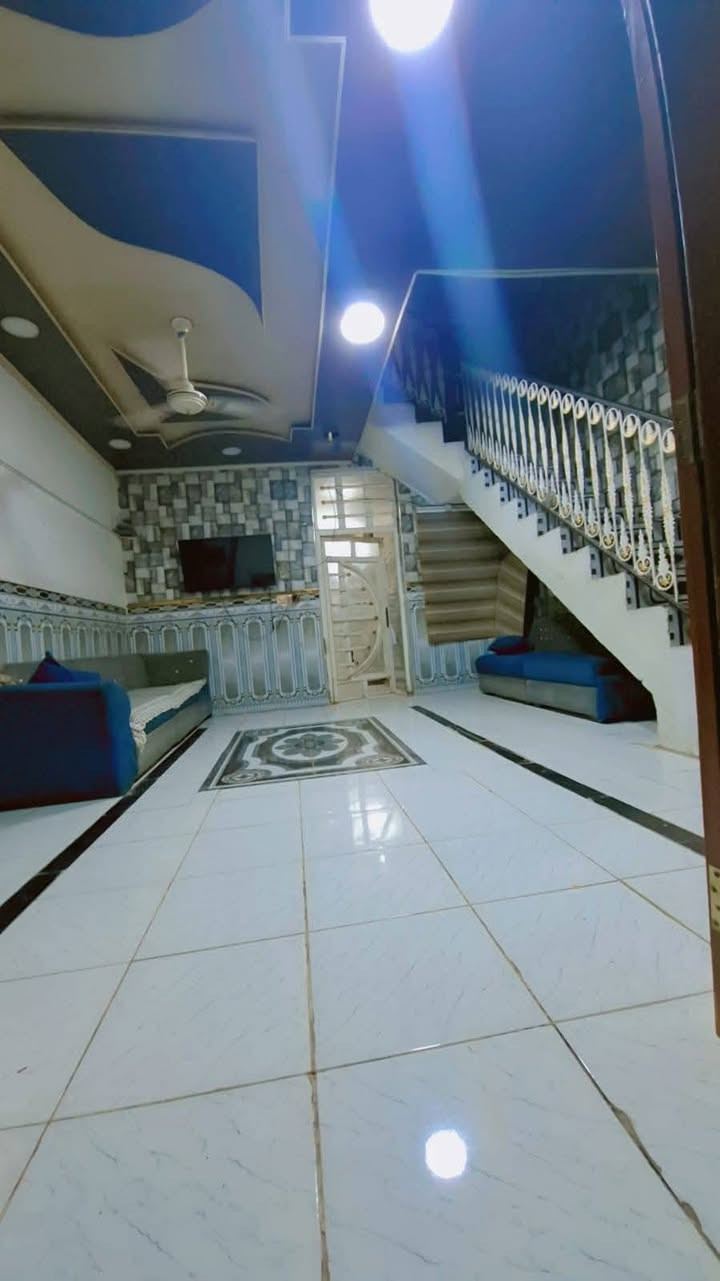 السلام عليكم
بيت للبيع 250متر
100متر بناء طابق ونصف و150حديقة
طابو زراعي سند25 شارع المعمل مقابل مدرسة الاهرام
السعر 52مع المحال
***********
