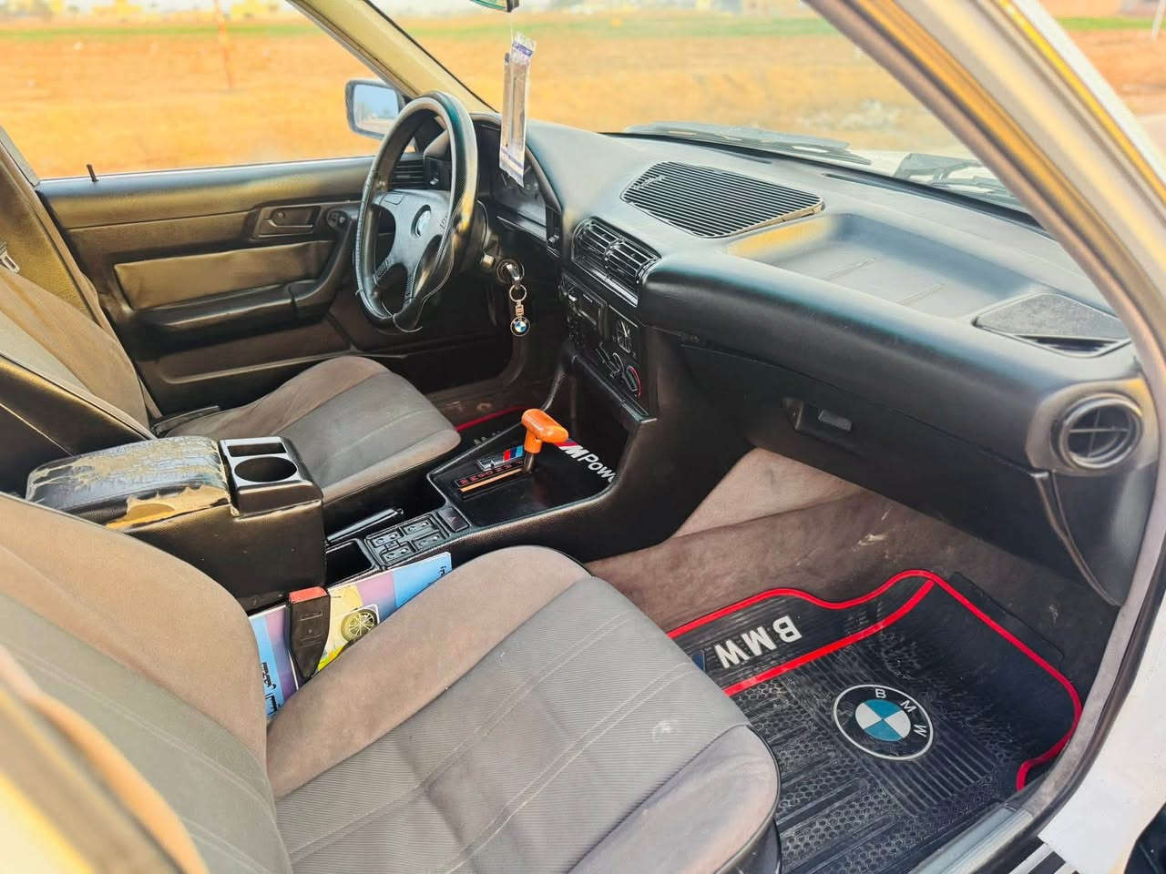 🚘 للبيع BMW 525 موديل 1990

🔹 النوع: BMW 525 مفتوح

🔹 الموديل: 1990

🔹 السيارة بلادية

🔹 الكير والمكينة وتبريد  خير من الله

🔹 السيارة نظيفة وما بيها غير صبغ بنيد  شويه أو جاملغ قطعه وحده 

🔹 السنوية باسمي ولغاية 2028

🔹 السعر: 45 $

📍 العنوان: بغداد

📞 للتواصل: ***********

نص مكتوب في الصور:
- 27°C