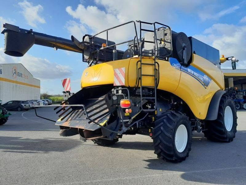 السلام عليكم للبيع حاصده موديل 2014 
مكفول سرقه وصبغ دخول جديد بدون أوراق كلك 
السعر 190 ورقه قفل 
***********
