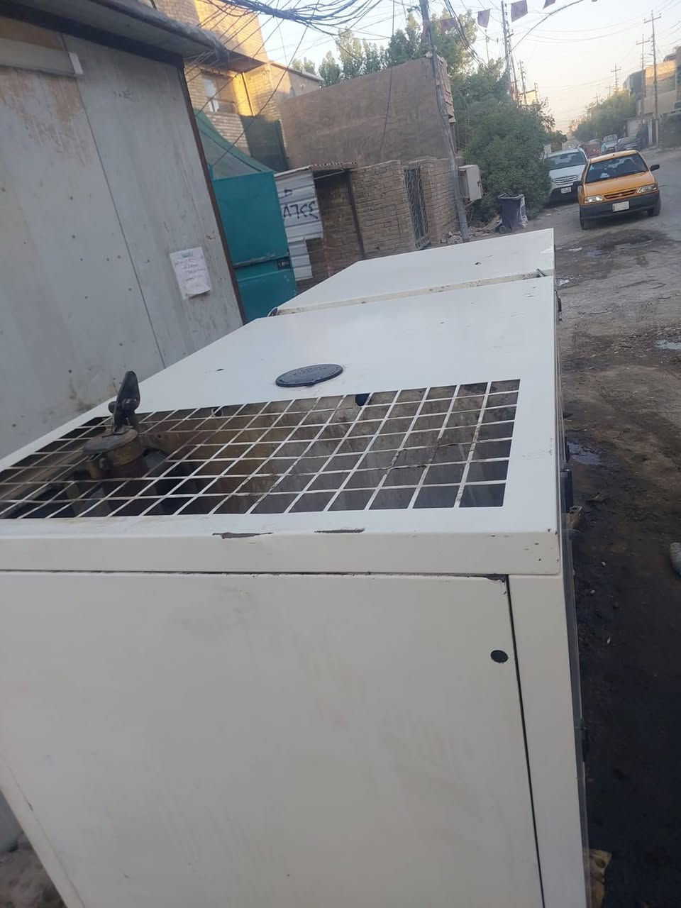 السلام عليكم للبيع بيركنز انكليزي 4 بستم 80كيفي مكان بغداد تواصل ***********
