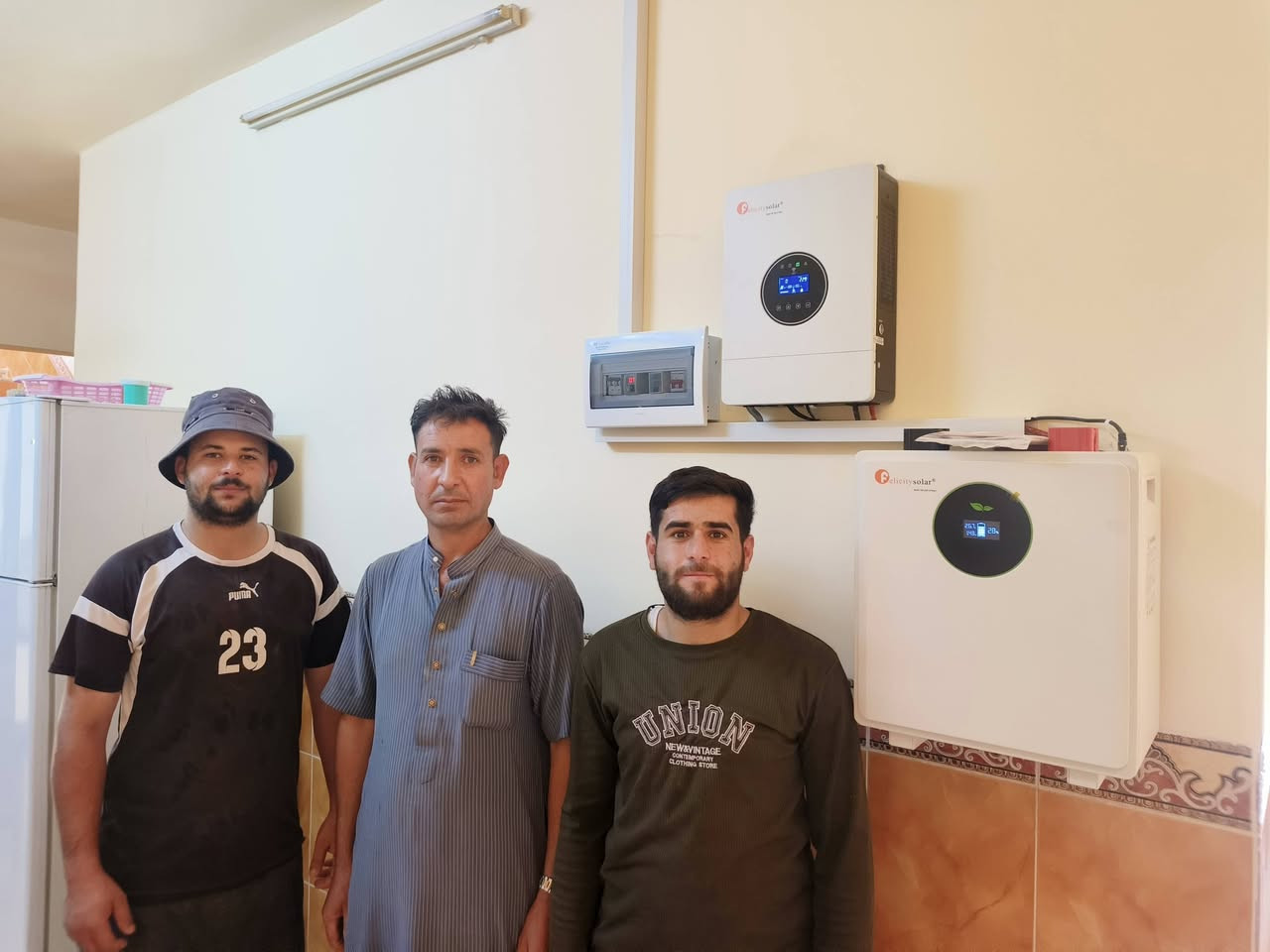 «لسنا الوحيدين… ولكننا الأفضل في صناعة مستقبلٍ بالطاقة النظيفة.» ☀️🔋
