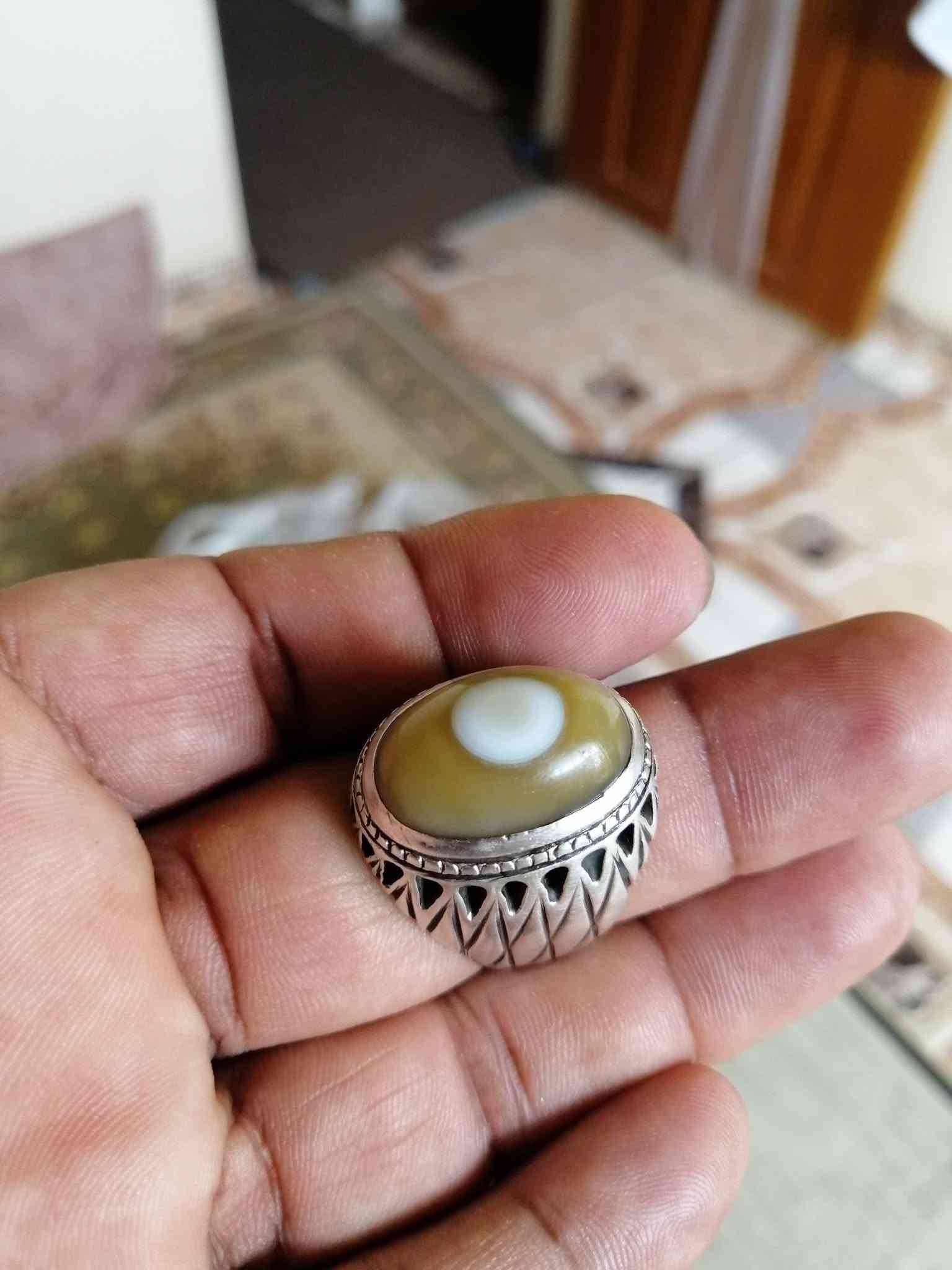 دومآ مميزون في نشرنا الباقون على عهدنا بأن ننشر لكم النوادر من الأحجار النفيسه التي يبحث الهوات عنها نقدم لكم جوهره من السليماني القديم المختلف ذات صياغه قديمه في غايه الروعه للبيع على الخاص اوالاتصال على الرقم التالي ***********
