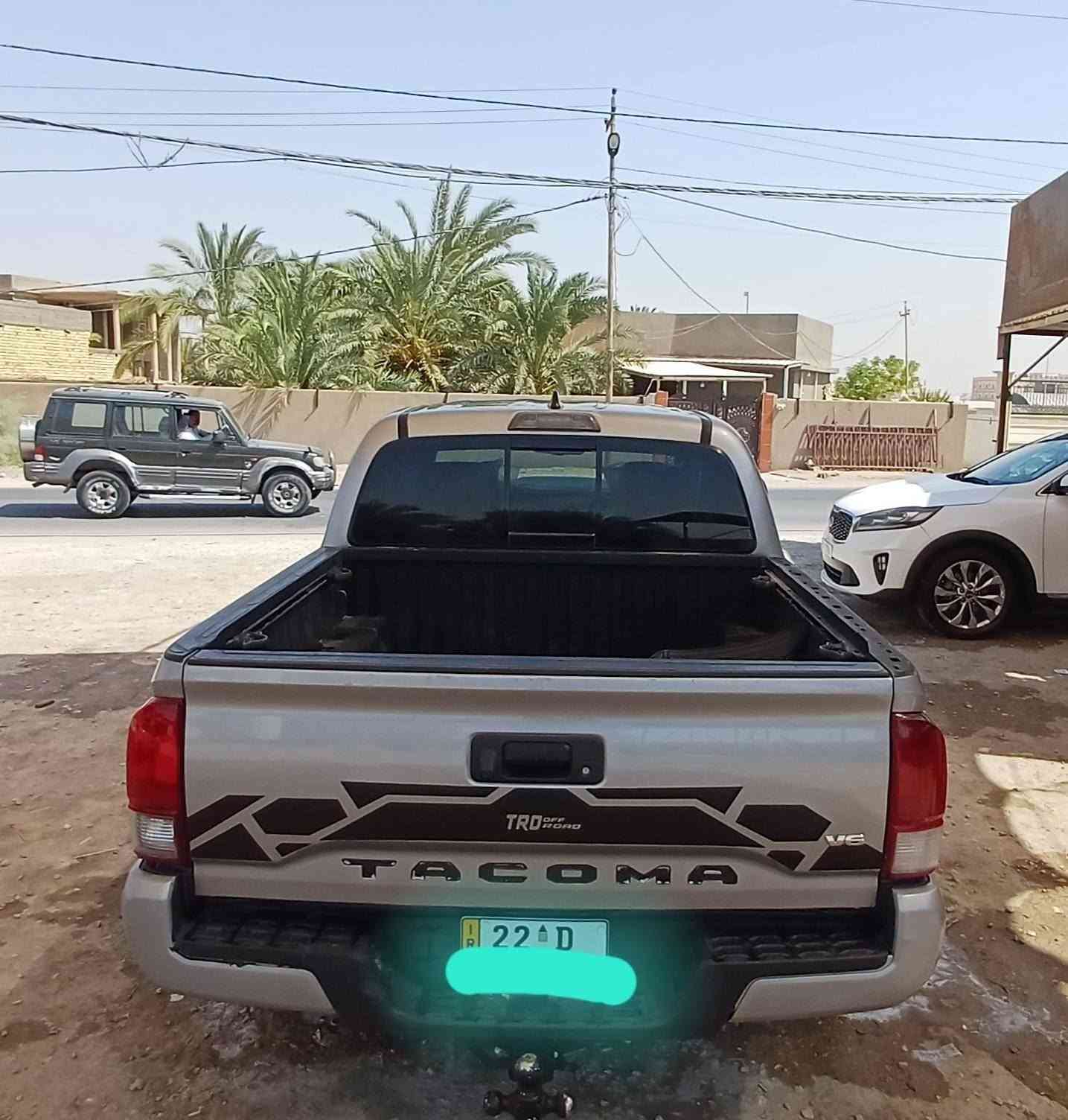 للبيع تويوتا تاكوما موديل ٢٠١٩ سيارة جدا نظيفة بدون نواقص محرك ٦ سلندر سيارة ٢ ويل حادثها فقط بخ جاملغ وباب الصدر بدون معجون وبدون اي تبديل ايربكات جميعها سليمة بجم شركة . تخم تاير جديد منظومة بانزين جديد ماشية ١٢١ الف كم سيارة هزة ماساقطة وباسمي تحويل مباشر . مواصفات / تحكم ستيرن جهتين رادار امامي تحديد مسار بصمة وبصمة ابواب  منافذ كهرباء شاحن تلفون لاسلكي حساس اطارات وشاشة تحديد الأعطال وكير اوتو وممكن تحويل عادي مكانات خزن أسفل الكشن الخلفي وبعد الكشن كاميرا خلفية .. السعر ١٩٣ ورقة للاتصال *********** مكان السيارة السماوة / المثنى

