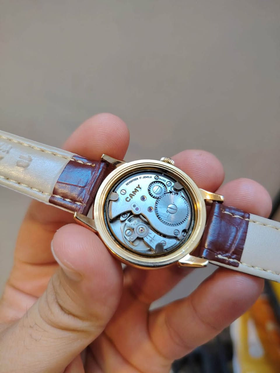 للبيع ساعه Camy سويسر فنتج اصلي بلاد مستبدل سير سنه الصنع 1970 مكينه 17 حجر باقي التفاصيل خاص المكان ديوانيه قضاء عفك هاتف ***********
