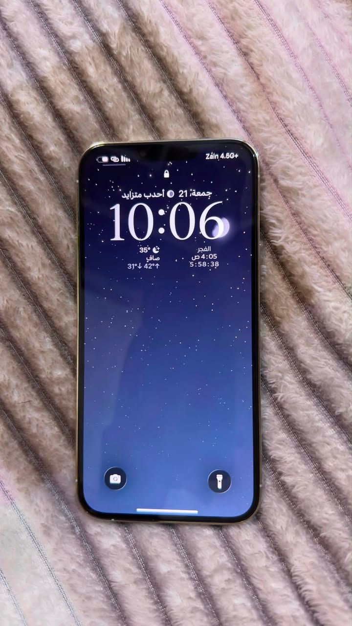 Iphone 13 pro max 
13 برو ماكس لون ابيض بطارية 82 
نظافة 100‎%‎ على الفحص 
ما مفتوح  السعر (700) الف 💲
للتواصل :***********

