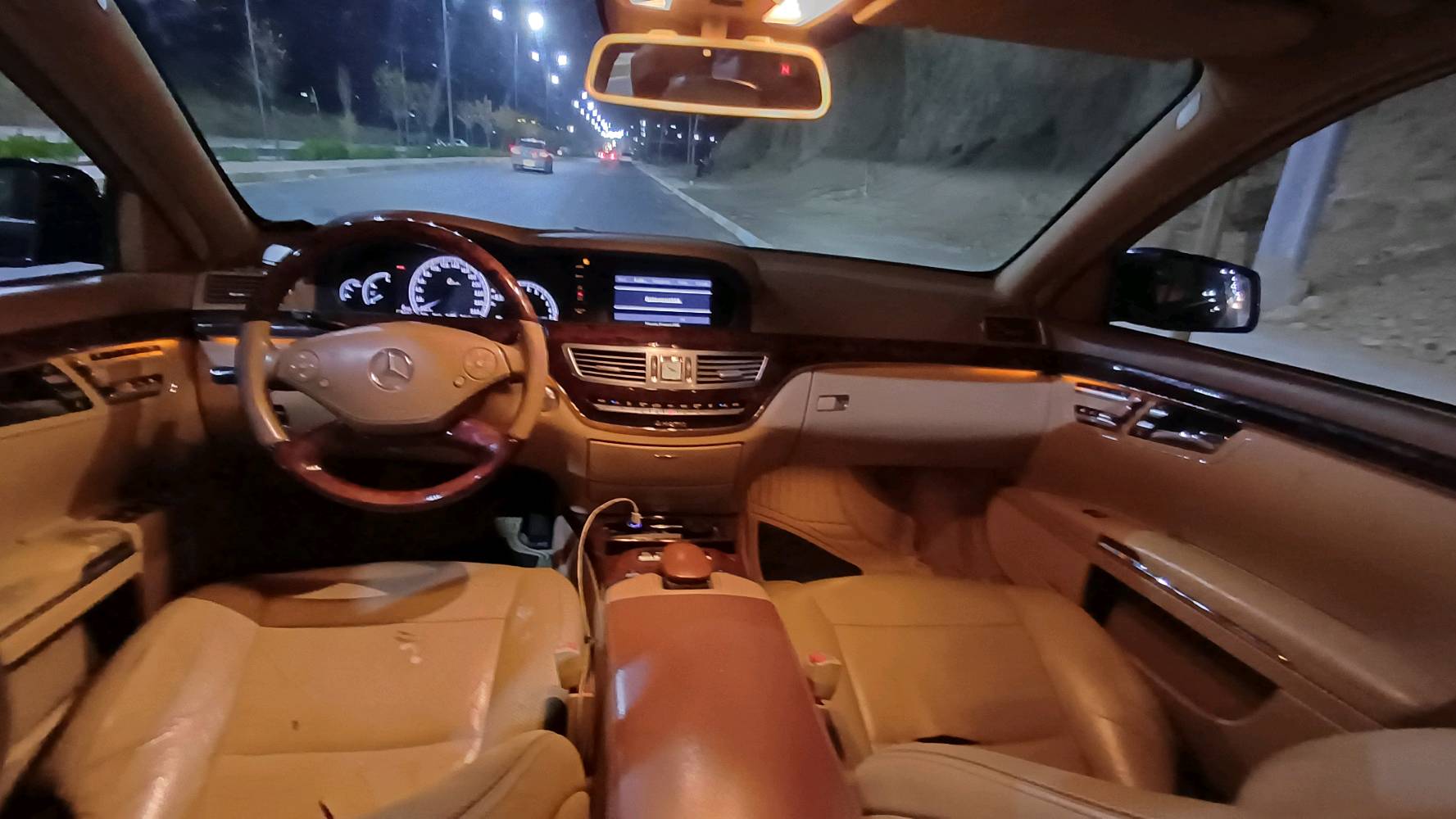 السلام عليكم  مرسيدس موديل 2013 . S550.فول موصفات  ما عدا ناضور ليلي.  5 قطع صبغ ابيعك صبغ حزام ... سنويه بسمي... السعر 185 بي مجال بسيط ..تواصل واتساب***********..