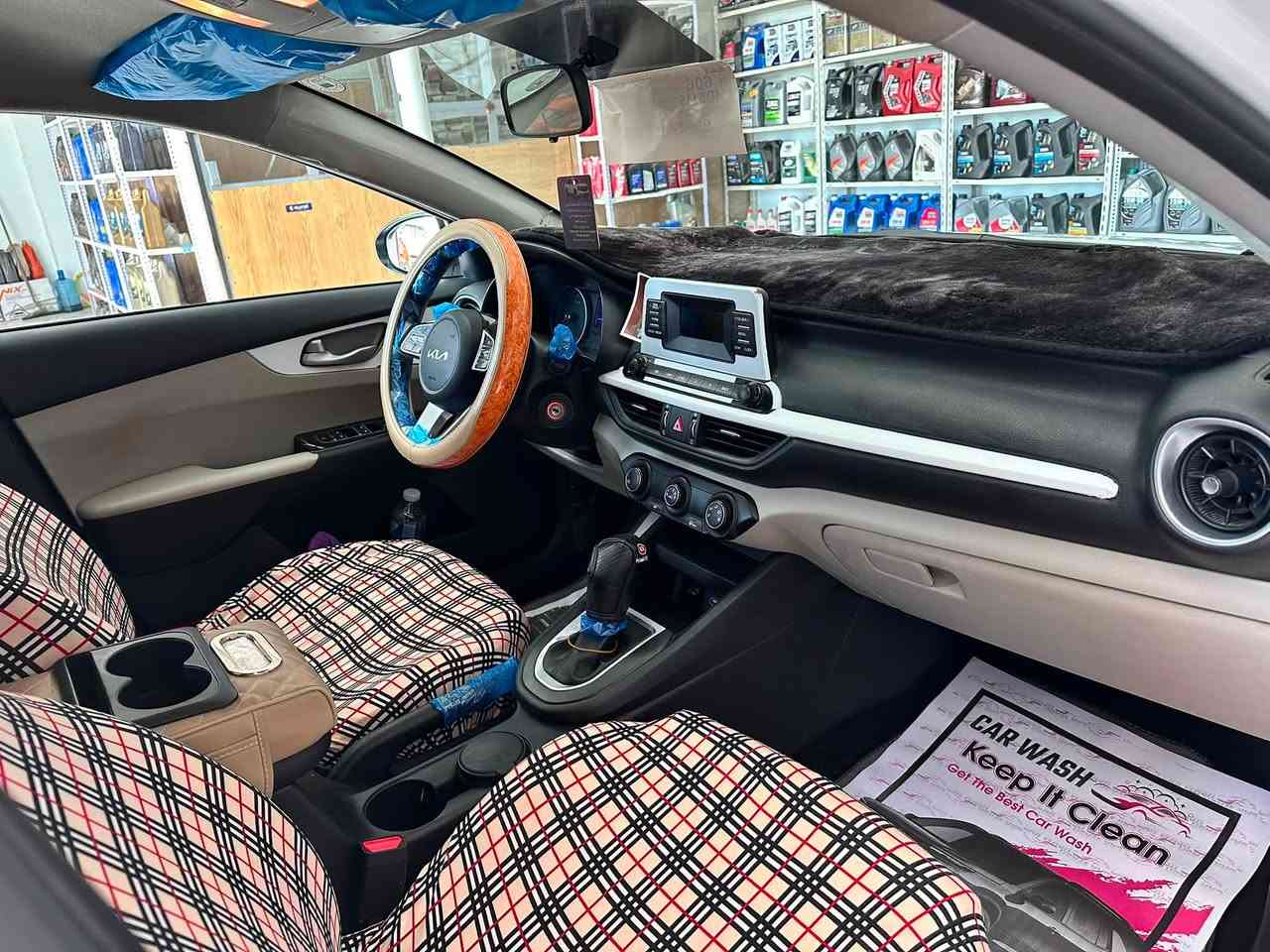 سيراتو للبيع كفاله عامه بدون صبغ بدون بارد سياره جديده بدون تصفير ماشيه ٨٥ الف
السعر ١٦٥ سياره مال بيت كله على وضع الشركه 
***********
